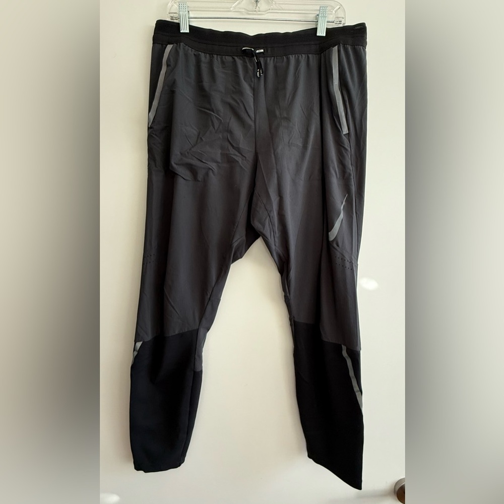 Nike AeroSwift Dri-FIT Gray & Black Hybrid Pants